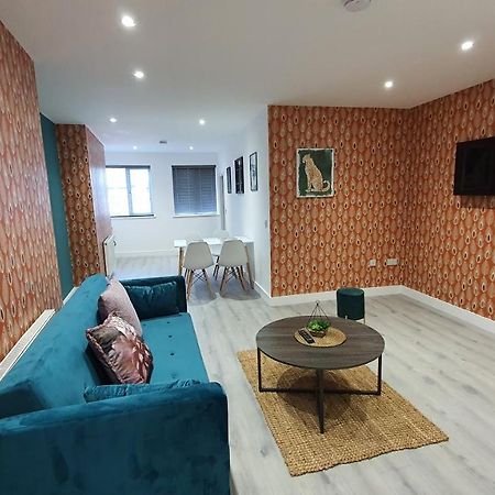 Rest & Recharge At The Station Apartments Mánchester Exterior foto